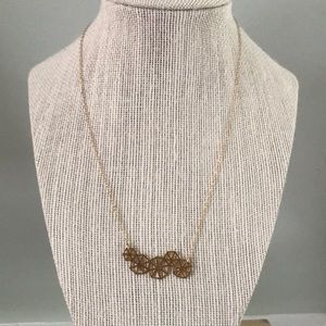Dainty gold necklace